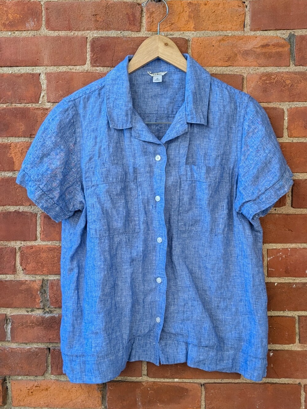 L.L. Bean 100% Linen Blue Short-Sleeve Button-Up Shirt